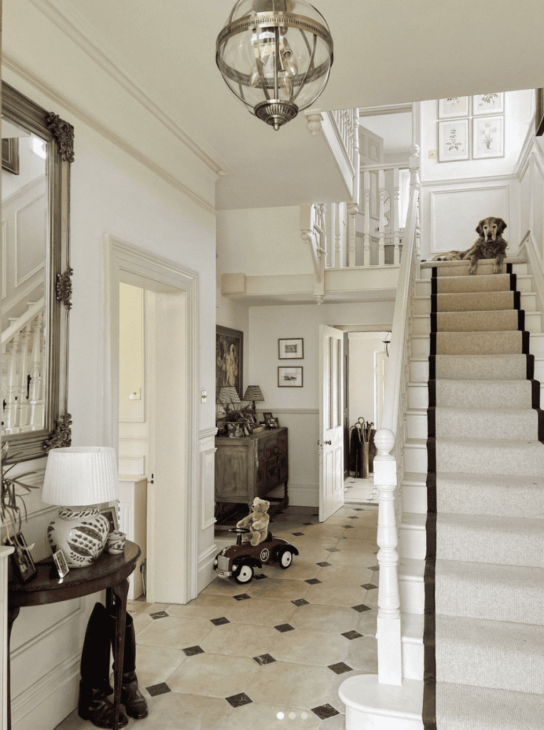 english cottage entry way