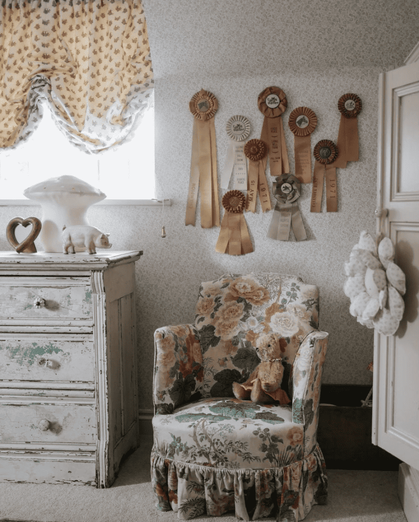 english cottage girls room
